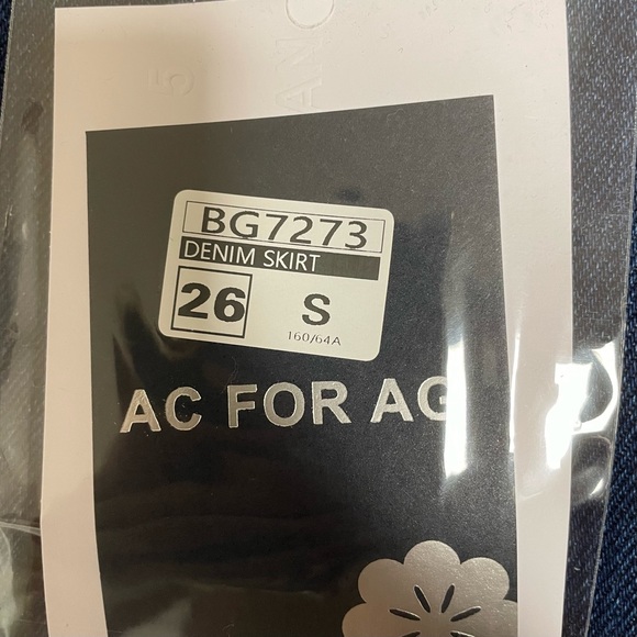 NWT Cute Denim Skirt Yesstyle - Picture 4 of 4